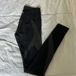 Black breathable Lululemon leggings!!
